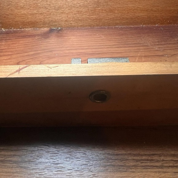 Vintage Lane Cedar Dresser Jewelry Trinket Chest - No Key 9" x 4" x 4" - Picture 6 of 7